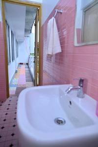 Parag Abode - A Luxury Homestay的一间浴室