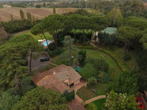 罗马Villa Bovari - Appia Antica的花园别墅的顶部景致