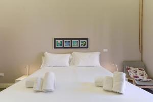 A bed or beds in a room at Felt in love in Catania