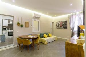 A kitchen or kitchenette at Felt in love in Catania