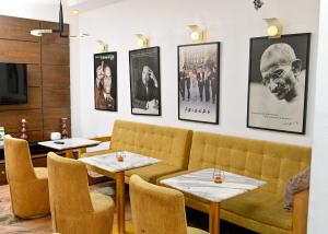 Seating area sa Proof Hotel Lekki