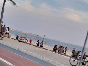 入住HOSTEL em Itaipuaçu próximo a praia e terminal da rua 01的客人