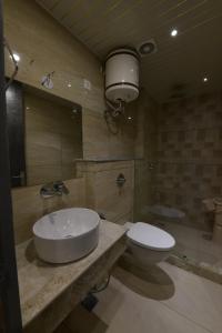 Fotografie z fotogalerie ubytování Hotel Adhiraja palace v destinaci Haridvár