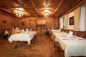 TV a/nebo společenská místnost v ubytování Hotel Gissbach