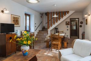 Μια τηλεόραση ή/και κέντρο ψυχαγωγίας στο Agriturismo Casa Del Nonno