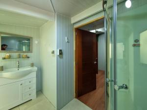 Ένα μπάνιο στο Copacabaña Lodge +70 φωτογραφίες