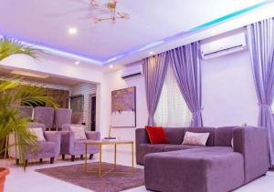 Seating area sa Proof Hotel Lekki