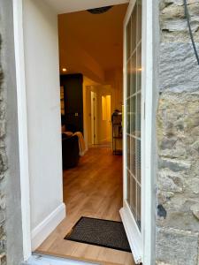 Φωτογραφία από το άλμπουμ του Old Mill Apartment σε Γουέστπορτ