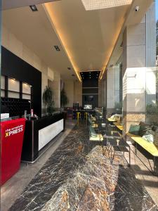 Billede fra billedgalleriet på The Smallville Xpress i Beirut + 68 billeder