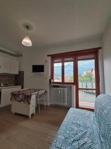 Μια τηλεόραση ή/και κέντρο ψυχαγωγίας στο Casa con terrazzo e vista