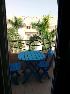 Balkon lub taras w obiekcie COSI STUDIO VUE Piscine au bord de la mer à Chott Meriem et dans un emplacement privilégié