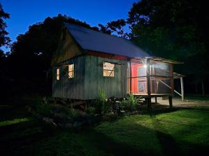 Zahrada ubytování Rustic Cabin at Freshwater Creek Cabanas