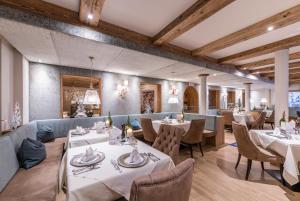 Reštaurácia alebo iné gastronomické zariadenie v ubytovaní Wohlfühlresort Peternhof