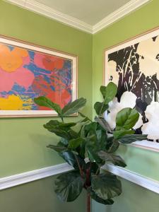 Gallery image of Chateau Connellsville Botanical Haven Suite in Connellsville