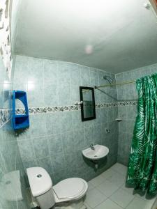 Koupelna v ubytování Nahimara Champeta Hostel