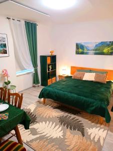 Кровать или кровати в номере Family Apartments 2 room's centre Mürzzuschlag