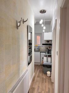 Η κουζίνα ή μικρή κουζίνα στο Bournemouth. Private Self Contained space.