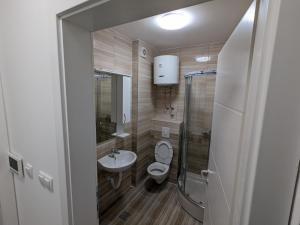 Ένα μπάνιο στο Apartmani Kastel 2