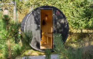 Zahrada ubytování Nice Home In Rørvig With Sauna