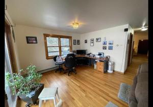 Χώρος καθιστικού στο Your Vermont Homeaway from home