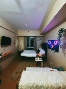 TV a/nebo společenská místnost v ubytování Comfy Sanctuary