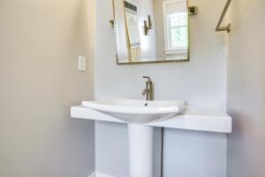 Photo de la galerie de l'établissement Furnished Patio Family-Friendly Cape Cod Home!, à Centerville