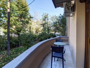 Balkón nebo terasa v ubytování Midtown Prishtina Stays