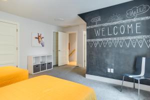 Photo de la galerie de l'établissement Furnished Patio Family-Friendly Cape Cod Home!, à Centerville 20 autres photos