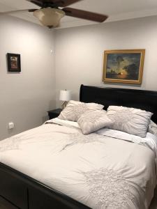 Ένα ή περισσότερα κρεβάτια σε δωμάτιο στο 2 bedroom apartment next to LSU campus +21 φωτογραφίες
