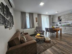 Kuchyň nebo kuchyňský kout v ubytování Villa Agram