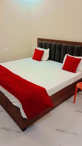 Postel nebo postele na pokoji v ubytování The Ocean Inn Home Stay