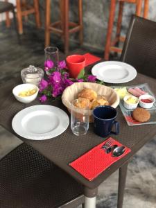 Jídlo v hostelu nebo okolí