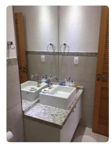 Ένα μπάνιο στο Comodidade, conforto e charme, á beira mar!