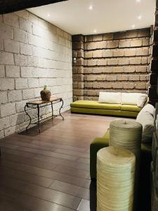 Кът за сядане в QA Hotel