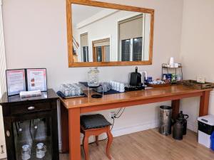 Kuchyň nebo kuchyňský kout v ubytování Courthouse Inn Revelstoke