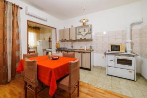 Küche/Küchenzeile in der Unterkunft Apartments Zvonimir