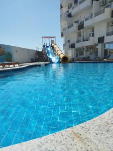 The swimming pool at or close to Tiba View