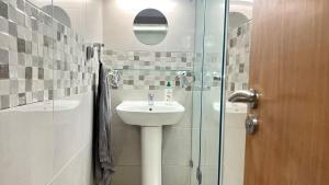 Bilik mandi di Appart Prestige au Centre de Rabat Luxe & Confort