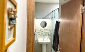Bilik mandi di Appart Prestige au Centre de Rabat Luxe & Confort