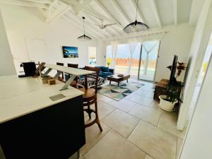 Istumisnurk majutusasutuses Villa Amaryllis luxueuse,piscine,vue mer,plage