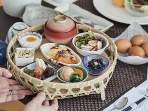 姫路市にあるセトレハイランドヴィラ姫路の食べ物のトレイ