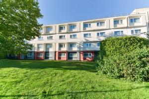 Zahrada ubytování Golden Tulip Roissy Saint Witz