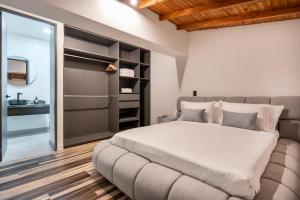 Postel nebo postele na pokoji v ubytování Private Sauna Jacuzzi Billiard Gym Luxury Retreat