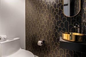 Koupelna v ubytování Private Sauna Jacuzzi Billiard Gym Luxury Retreat + 19 fotografií