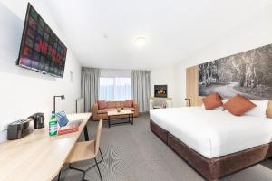 Littomore Hotel on Stewart, Bathurst客房内的一张或多张床位