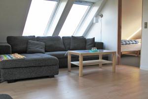 Ruang duduk di Nice Home In Rudkøbing With 3 Bedrooms And Wifi