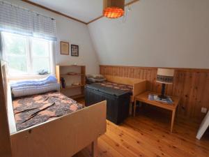 Ένα ή περισσότερα κρεβάτια σε δωμάτιο στο Amazing Home In Gunnebo With 1 Bedrooms And Sauna