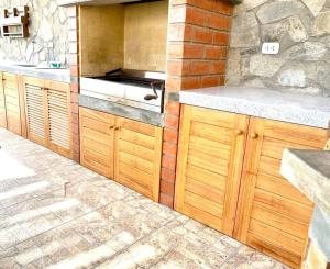 Kuchyň nebo kuchyňský kout v ubytování Casa campo Mauri Capacidad 23 personas A 12 minutos del Óvalo de Cieneguilla