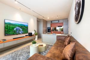 Televisi dan/atau pusat hiburan di Alex Villas Complex N4
