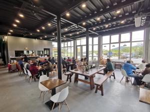 Restaurace v ubytování 鉄木彩虹小屋